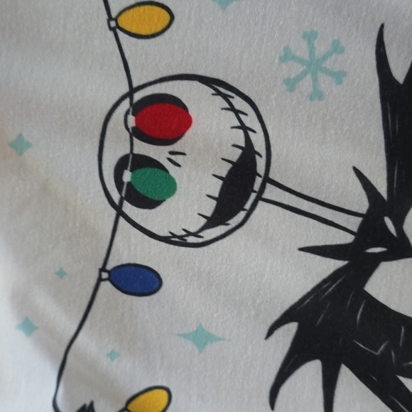 JAMMIES FOR FAMILIES WOMEN'S RED & GRAY NIGHTMARE BEFORE CHRISTMAS PJ SET 12 - Picture 9 of 14